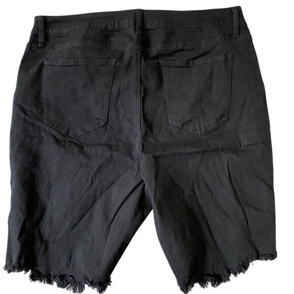 Refuge+ By Charlotte Russe Women’s Black Bermuda Distressed Shorts Size 22 Denim - Picture 2 of 13